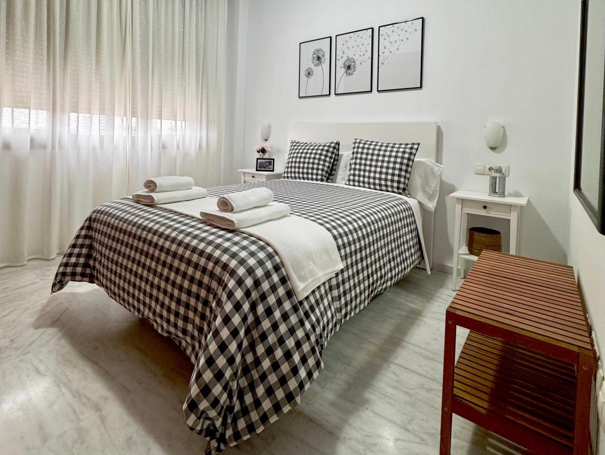 Apartamento Acogedor - Piscina - Parking, Seville